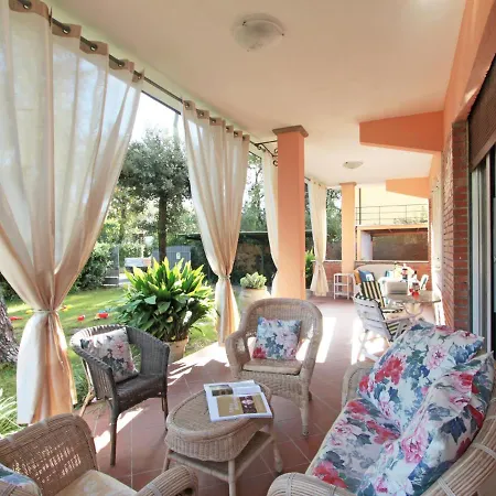 Locazione Turistica La Lupa Villa